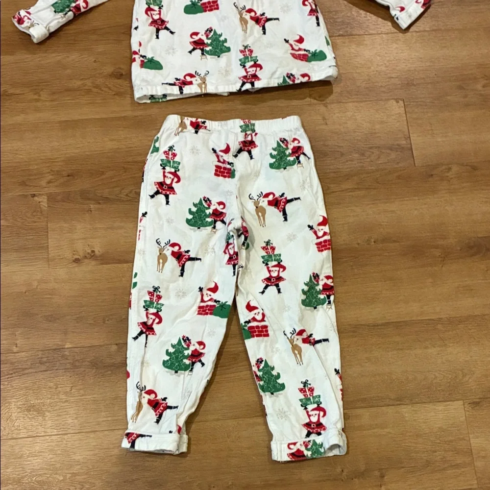 The Company Store Kids 100% Cotton Flannel Pajama‎ Set - White, Santa Reindeer